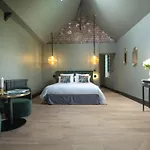 Maison Heronnière Bed & Breakfast 4*
