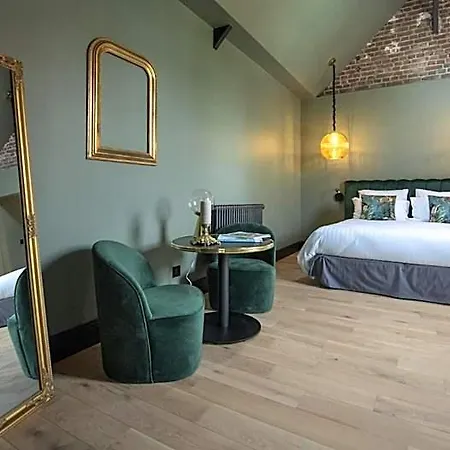 Maison Heronniere Bed & Breakfast 4*