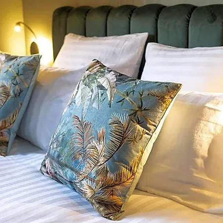 Maison Heronniere Bed & Breakfast 4*